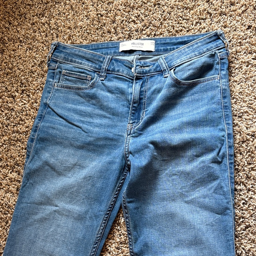 Hollister Women's Classic Blue Straight Leg Jeans